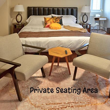 טורונטו Welcome Home! Acores Bed & Breakfast חדר תמונה
